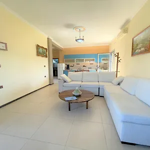 villa-licenji.albaniahotels.org/